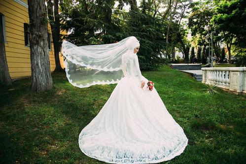 [血族 第一季][13集全][2014年][超清/1080P][英语音轨 / 内嵌简英字幕][MP4][19.56G]